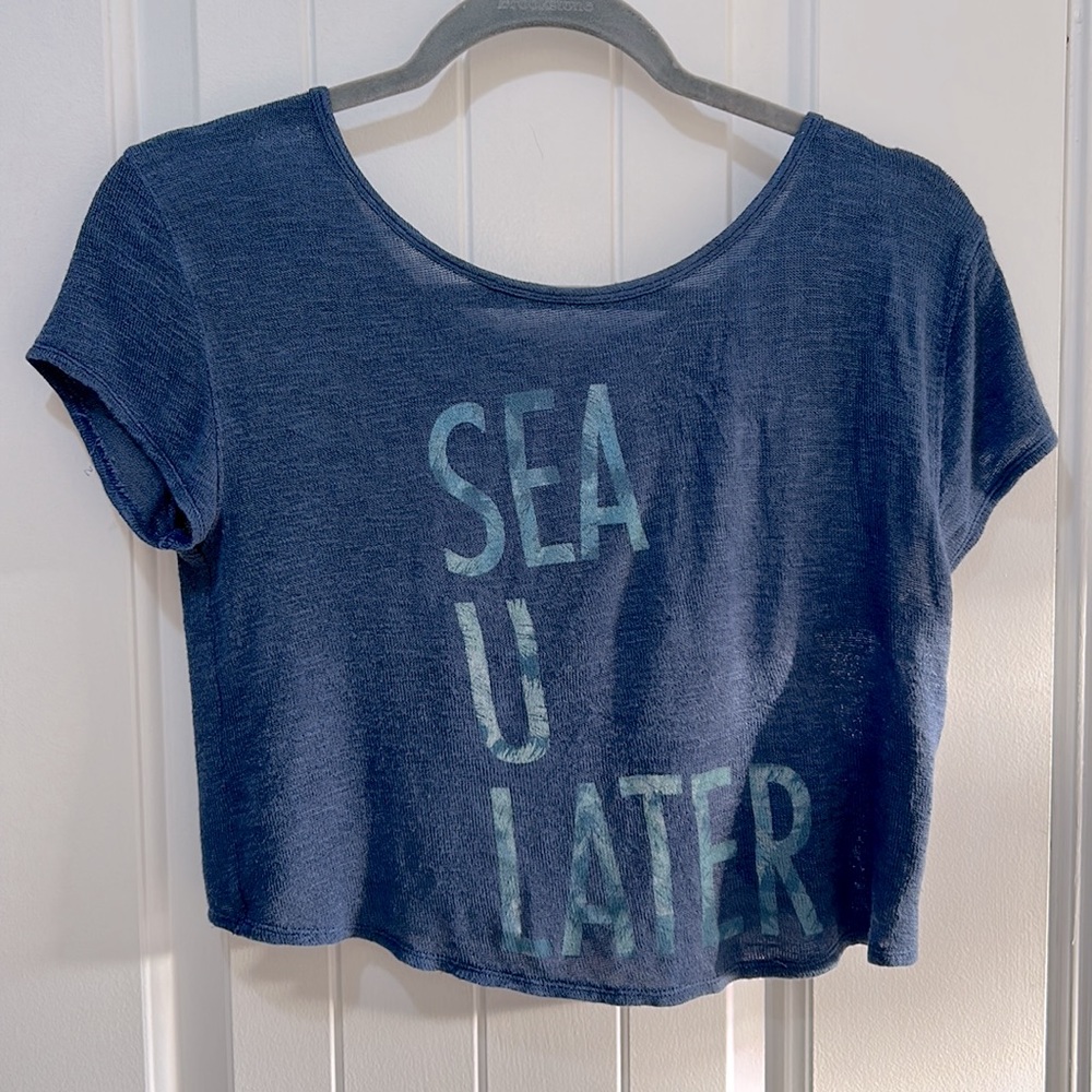 Hollister “Sea U Later” short sleeve open back crop top. Sz XS